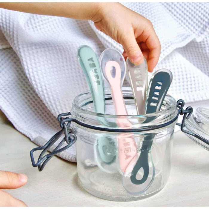 Béaba Set de 4 Cucharas Arcoíris de Silicona Blanda 2ª Edad