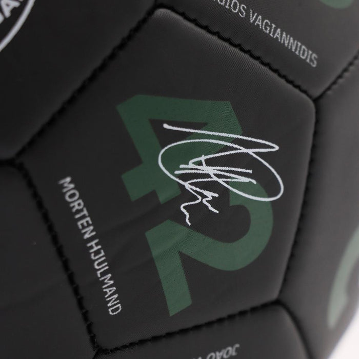 Bola de Futebol Preta com Assinaturas Sporting
