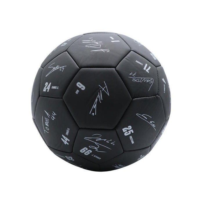 Bola de Futebol Preta com Assinaturas Benfica