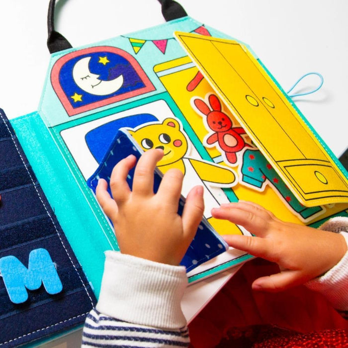 Livro OMY Little Montessori Play Kit My Day