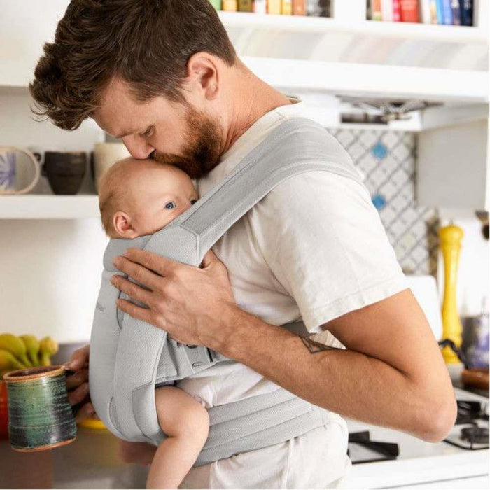 Marsúpio/Porta-Bebés Ergobaby Embrace Mesh Soft Grey