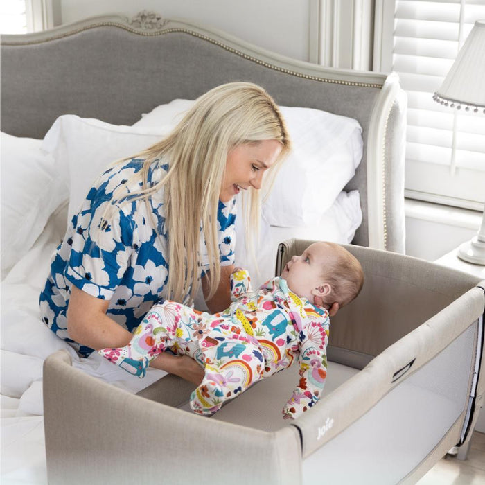 Berço Co-Sleeping de Viagem Joie Roomie Go Clay