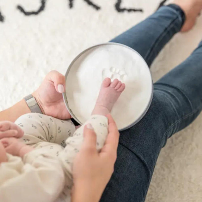 Caixa Redonda com Kit de Argila e Suporte Tiny Love Magic Box