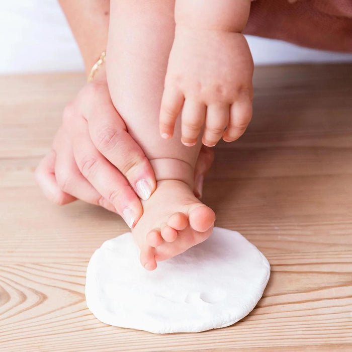 Moldura de Madeira com Kit de Argila Tiny Love