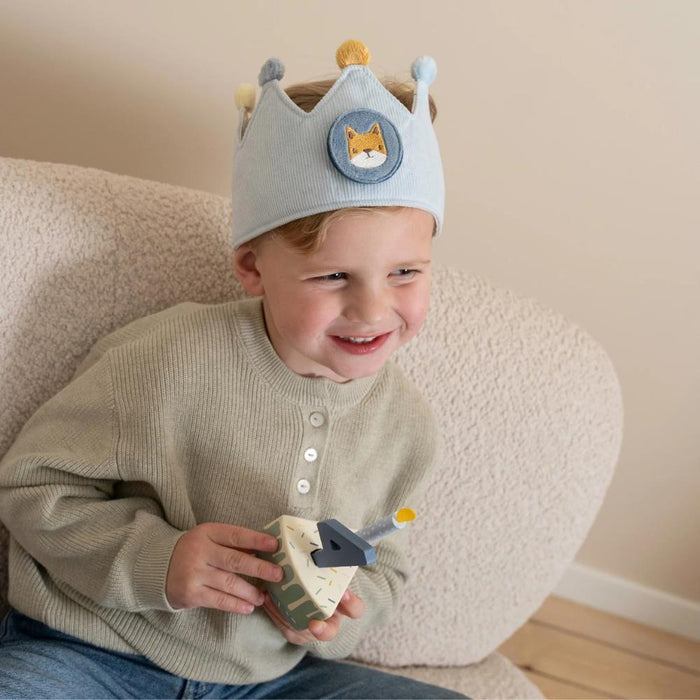 Corona de cumpleaños azul con parches