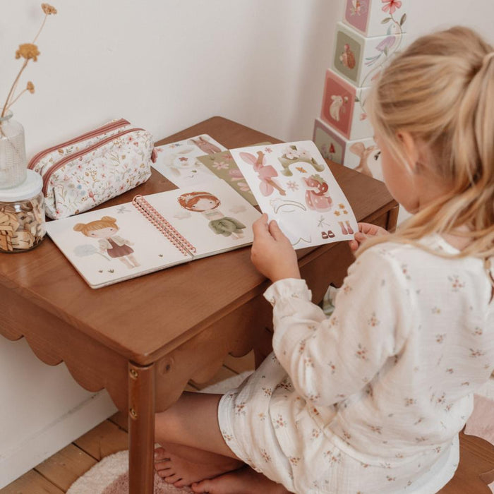 Livro Little Dutch Dress Up Rosa & Friends Fairy Garden