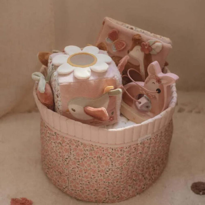 Cubo de actividades del jardín de hadas