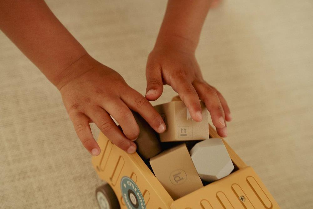 Camião do Lixo com Acessórios em Madeira Little Dutch