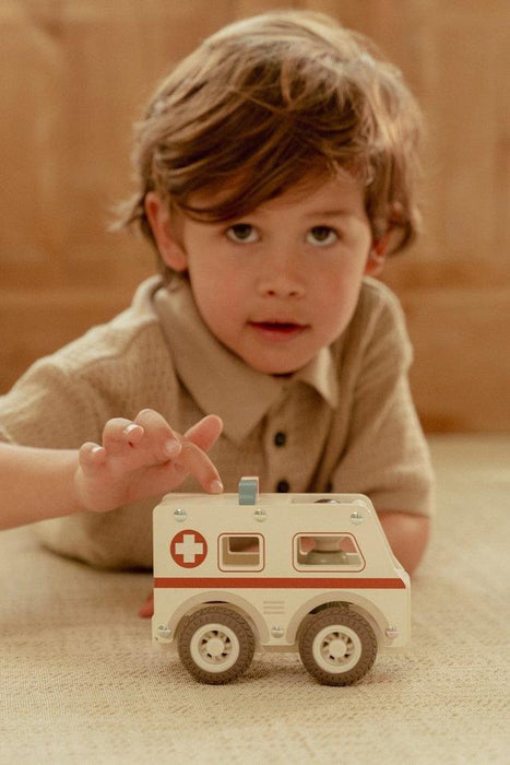 Ambulância com Figura em Madeira Little Dutch