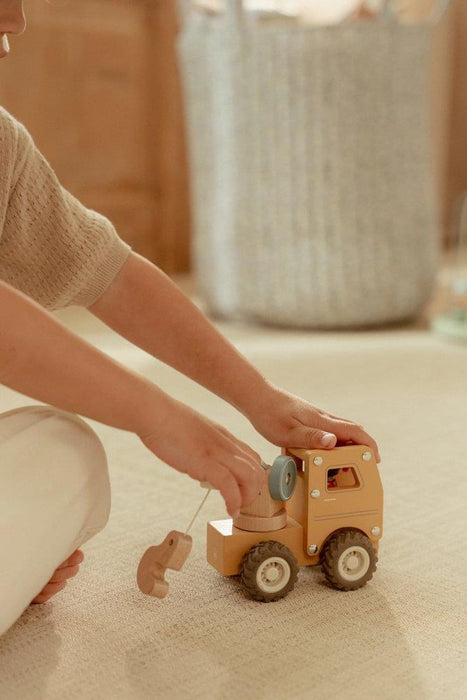 Camião Grua com Figura em Madeira Little Dutch