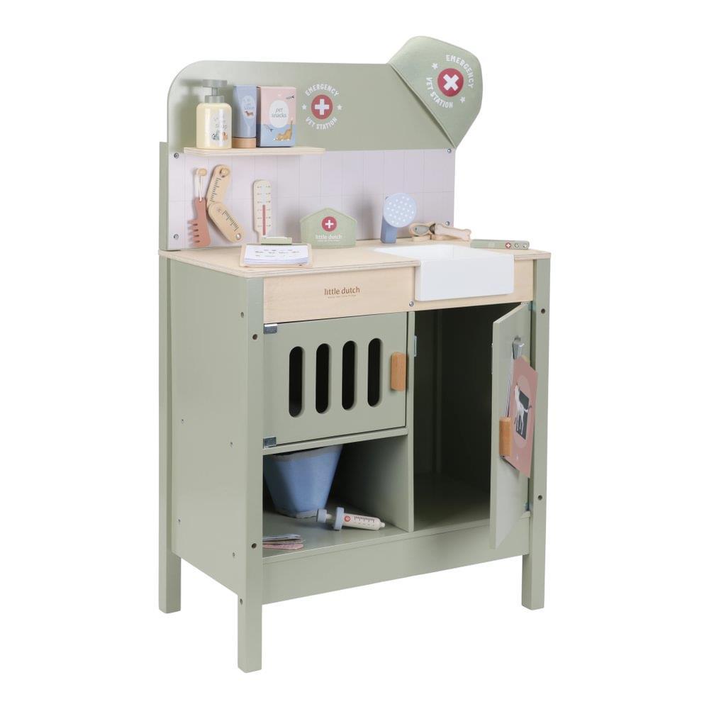 Wooden Veterinary Clinic with Little Dutch Green Accessories