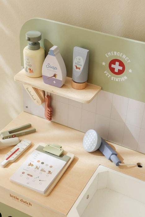 Clínica Veterinária em Madeira com Acessórios Little Dutch Green