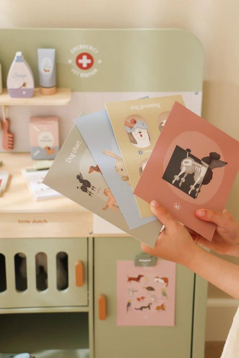 Clínica Veterinária em Madeira com Acessórios Little Dutch Green
