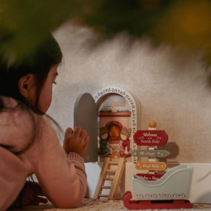 Conjunto Porta de Natal Little Dutch com Acessórios em Madeira