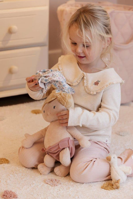 Boneca Peluche Little Dutch Bebé Júlia com Acessórios