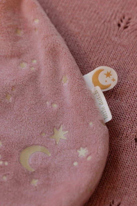 Boneca de Peluche Little Dutch Rosa com Saco de Dormir Brilha no Escuro