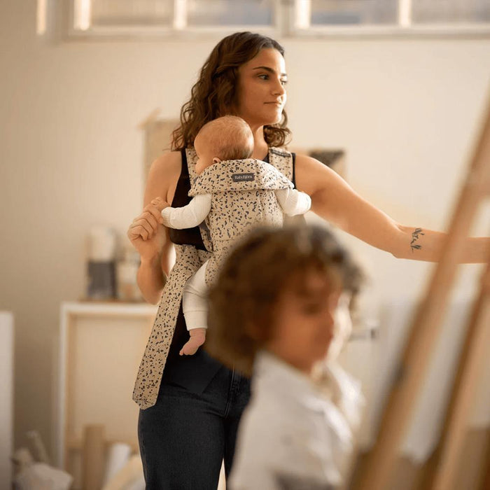 Marsúpio/Porta-Bebés BabyBjörn Mini Algodão Beige/Dark Grey Print