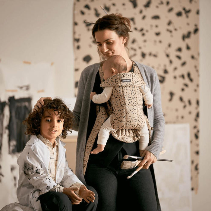 Marsúpio/Porta-Bebés BabyBjörn Mini Algodão Beige/Dark Grey Print