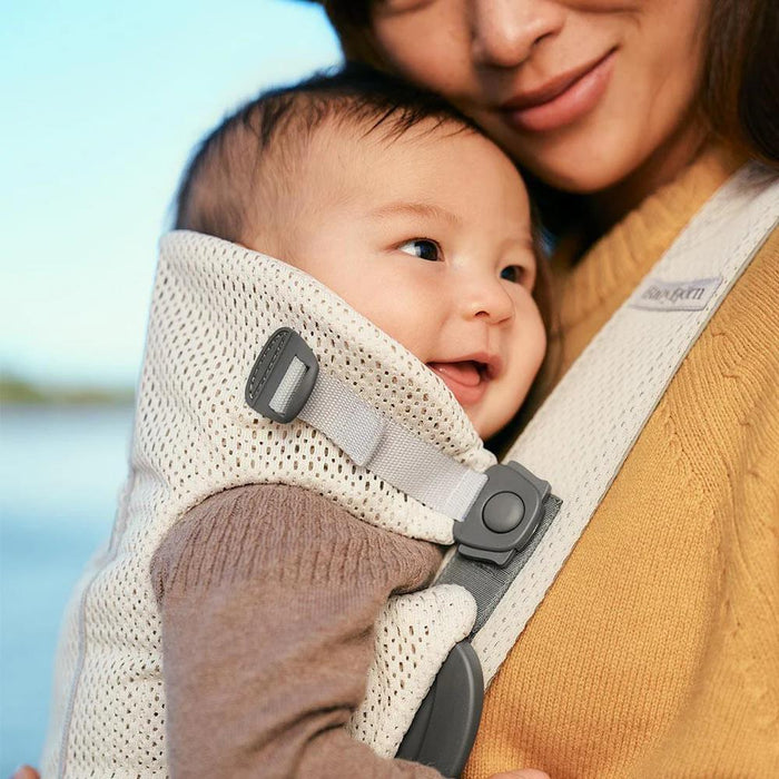 Marsúpio/Porta-Bebés BabyBjörn Mini Mesh Creme