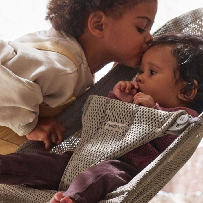 Espreguiçadeira BabyBjörn Bliss Mesh Grey Beige