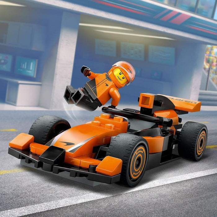 Lego City Piloto F1 Carro Corrida McLaren 86 Peças