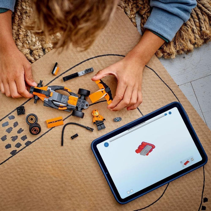 Lego City Piloto F1 Carro Corrida McLaren 86 Peças