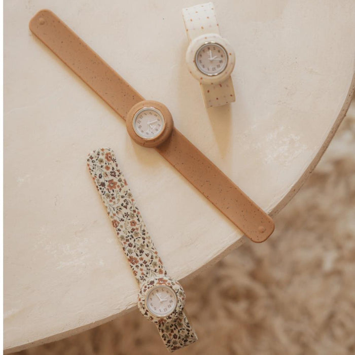Relógio Analógico com Bracelete em Silicone Mrs Ertha Peanut