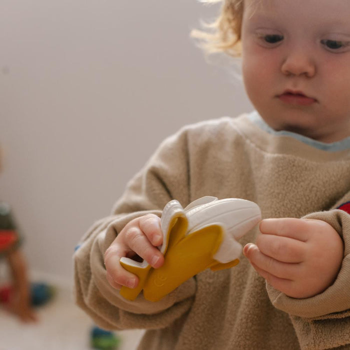 Mordedor Oli & Carol Ana Banana