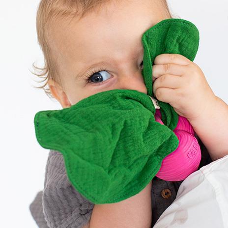 Doudou e Mordedor Oli & Carol Ramona The Radish