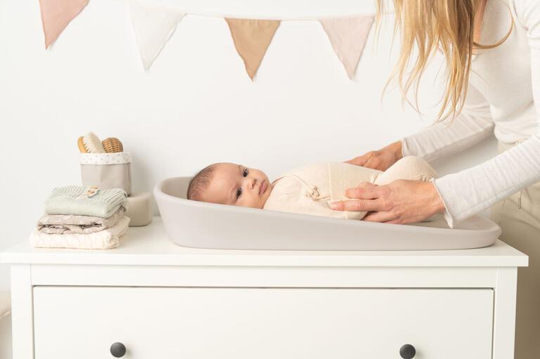 Muda Fraldas em Espuma EVA com Medidor Olmitos Taupe