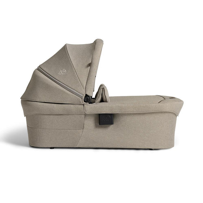 Joie Duo Carrinho Valora + Alcofa Ramble XL Signature Sandstone