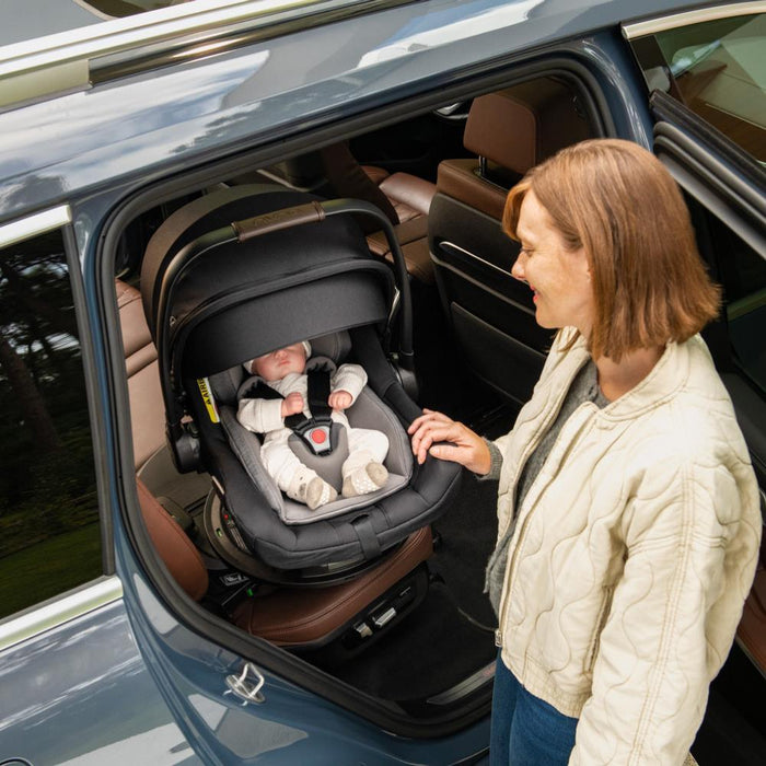 Base Nuna Curv Black