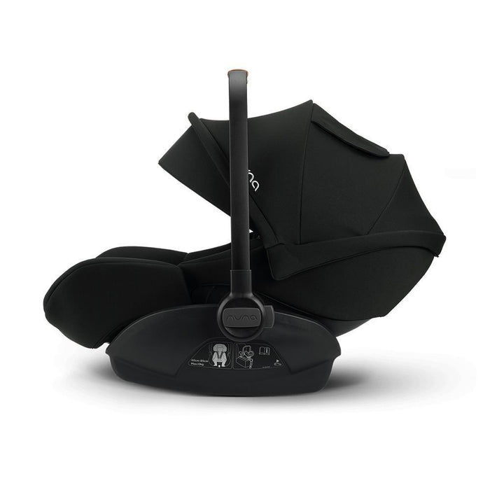 Pack Nuna Arra Next Caviar + Base Next Licorice