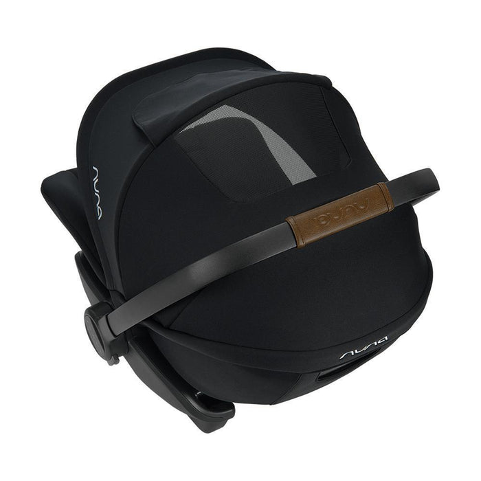 Pack Nuna Arra Next Caviar + Base Next Licorice