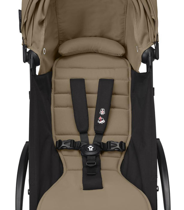 Pack Stokke Chassis Yoyo³ Black + Color Pack +6M Toffee + Capa da Chuva