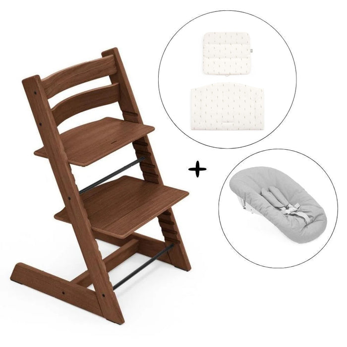 Pack de silla Papa Stokke Tripp Trapp en madera de roble marrón cálido + conjunto para recién nacido en gris + cojín clásico en crema trigo