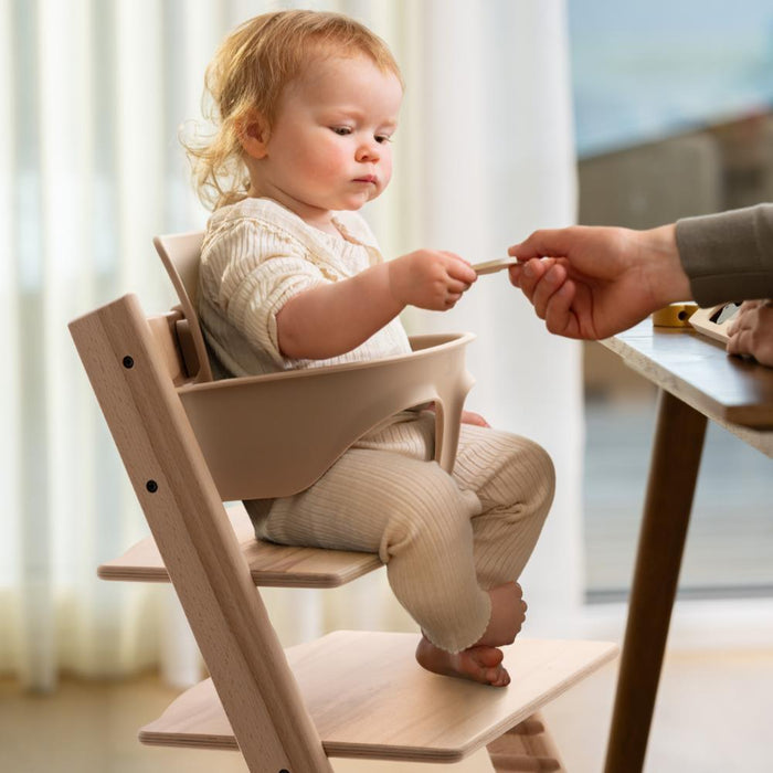 Pack Cadeira da Papa Tripp Trapp em Madeira Wild Wood + Baby Set² Natural