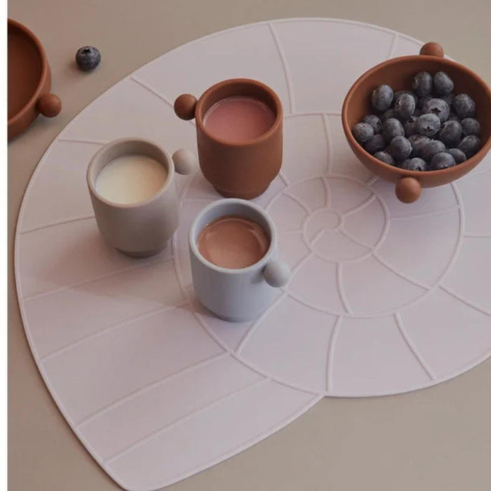 Individual de Mesa em Silicone Oyoy Mini Nautilus Camel