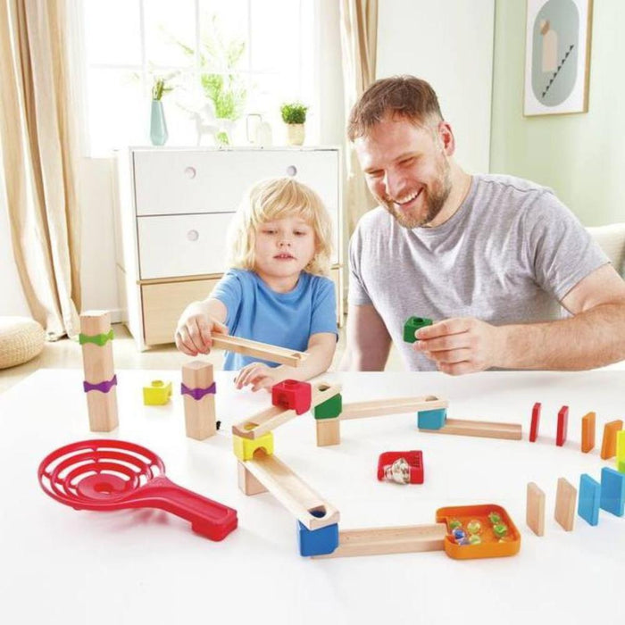 Pista de Berlindes Hape em Madeira 50 Peças