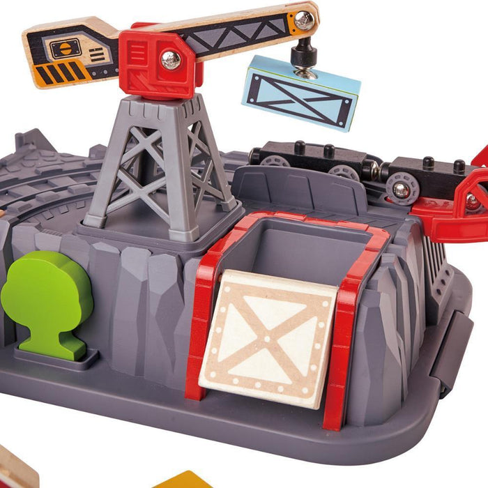 Caixa Hape Bucket Builder Pista Comboio em Madeira 50 Peças