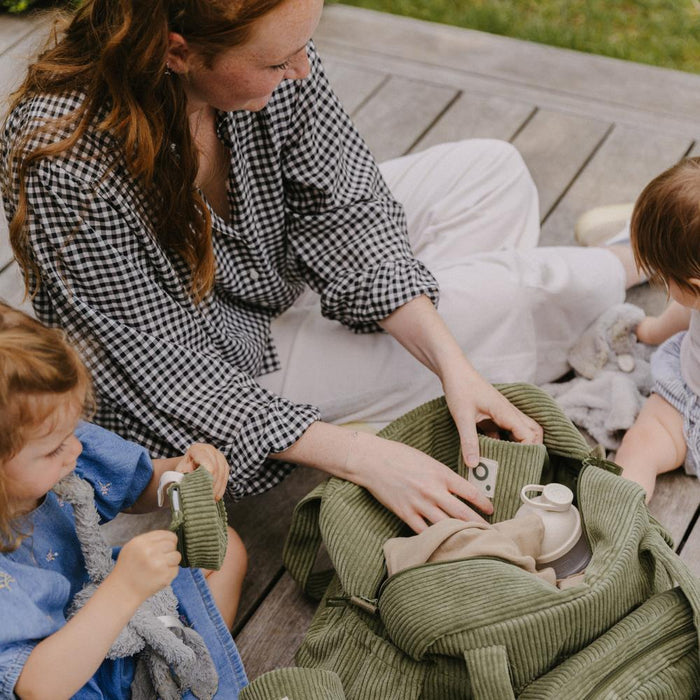 Saco de Maternidade Fluffy 2em1 com Acessórios Corduroy Kaki