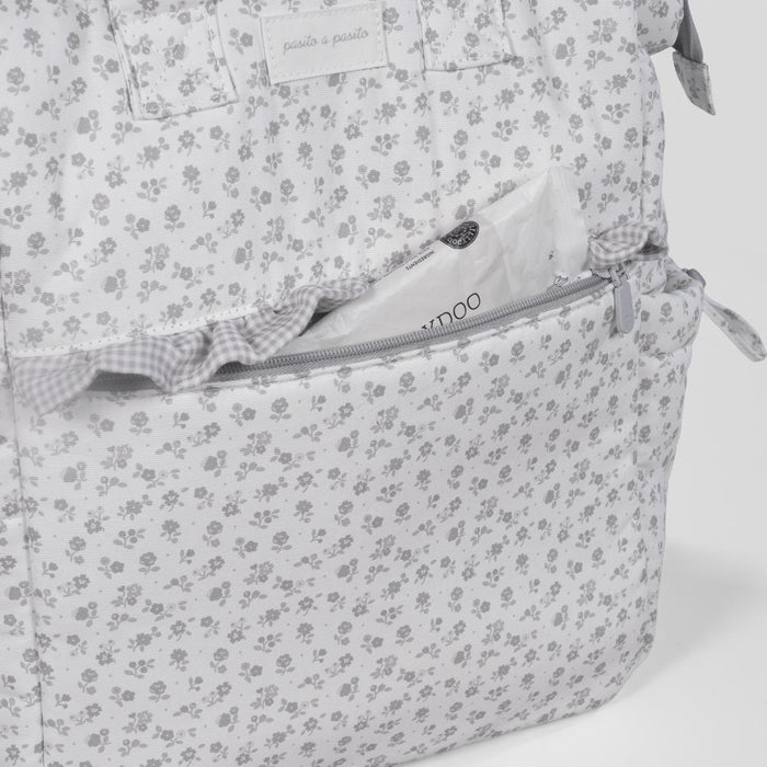 Mochila Pasito a Pasito Little Bloom Flowers Grey