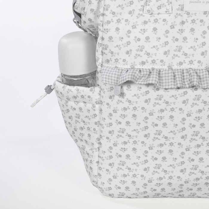 Mochila Pasito a Pasito Little Bloom Flowers Grey