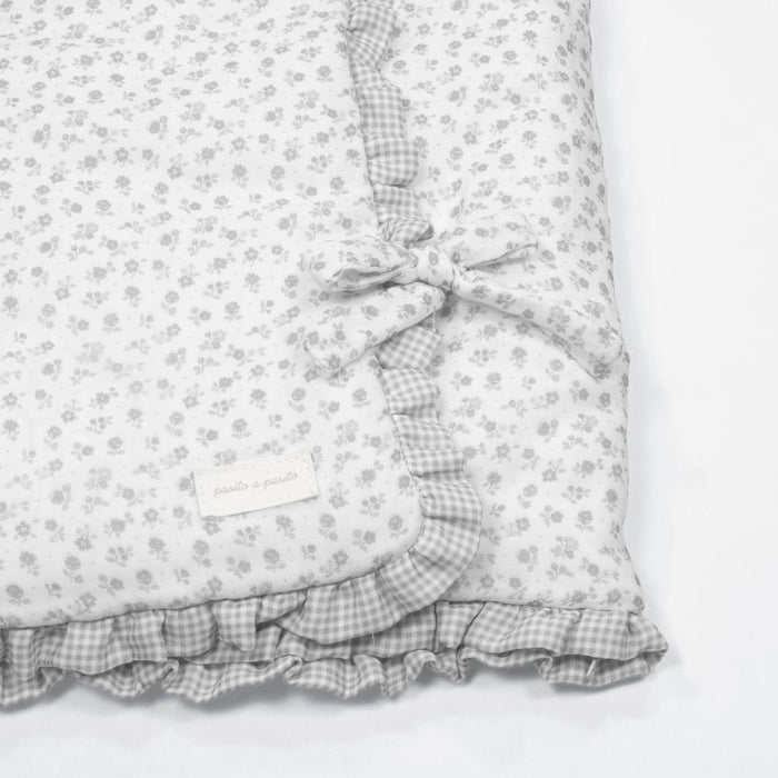Manta Baby Nest Pasito a Pasito Little Bloom Flowers Grey