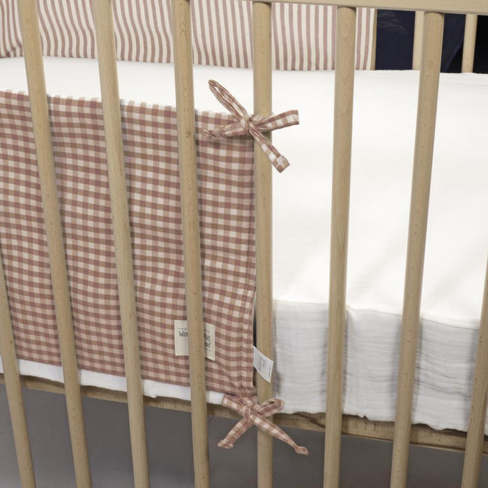 Protetor para Berço de 120x60cm Walking Mum Praliné Vichy/Strips Moka